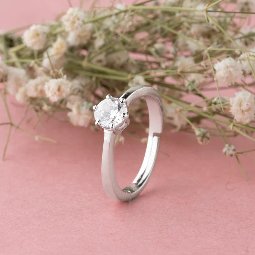 Classic Chic Solitaire Ring - 925 Silver