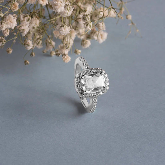 Queen Solitaire Ring - 925 Silver